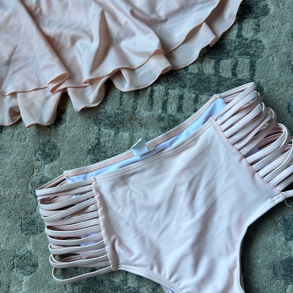 Women’s bathing suit